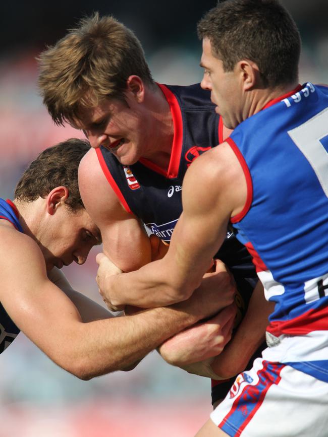 Tom Jonas fighting for the footy in an SANFL semi-final against the Dogs.