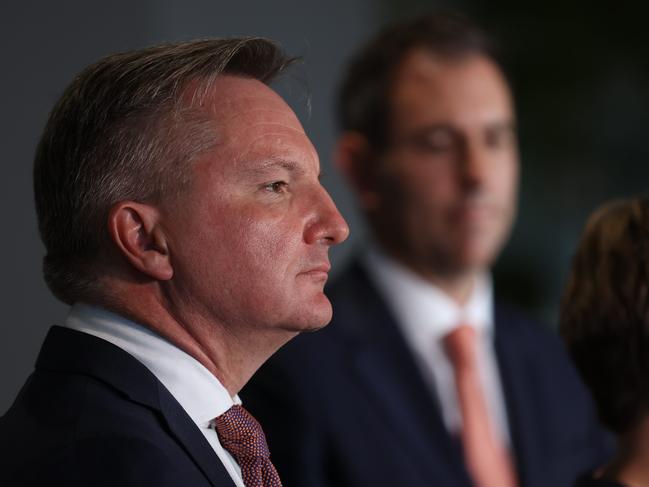 BRISBANE AUSTRALIA - NewsWire Photos APRIL 21, 2023: Minister for Climate Change and Energy Chris Bowen,Treasurer Jim Chalmers and Assistant Minister for Climate Change and Energy Jenny McAllister addresses the media at a press conference in Brisbane. NCA NewsWire / Sarah Marshall