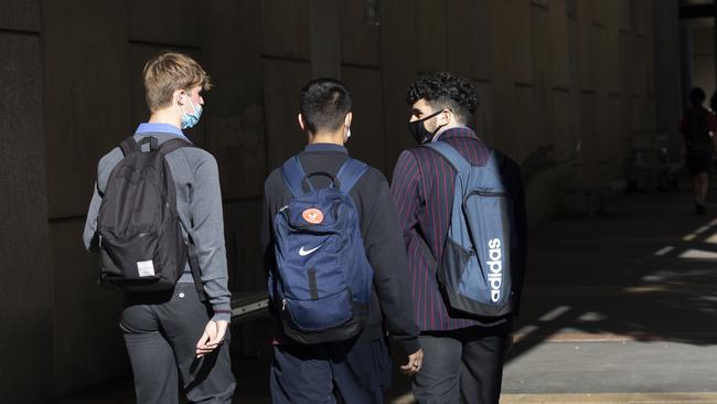 BRISBANE AUSTRALIA – NewsWire Photos AUGUST 12, 2021: Education stock of students from the South Brisbane area leaving school for the day. NCA NewsWire / Sarah Marshall