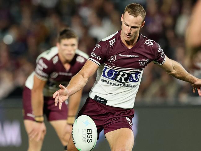 GOSFORD, AUSTRALIA - APRIL 09: Daly Cherry-Evans celebrates his field goal and the win with team mates during the round five NRL match between the New Zealand Warriors and the Manly Sea Eagles at Central Coast Stadium, on April 09, 2021, in Gosford, Australia. (Photo by Ashley Feder/Getty Images)