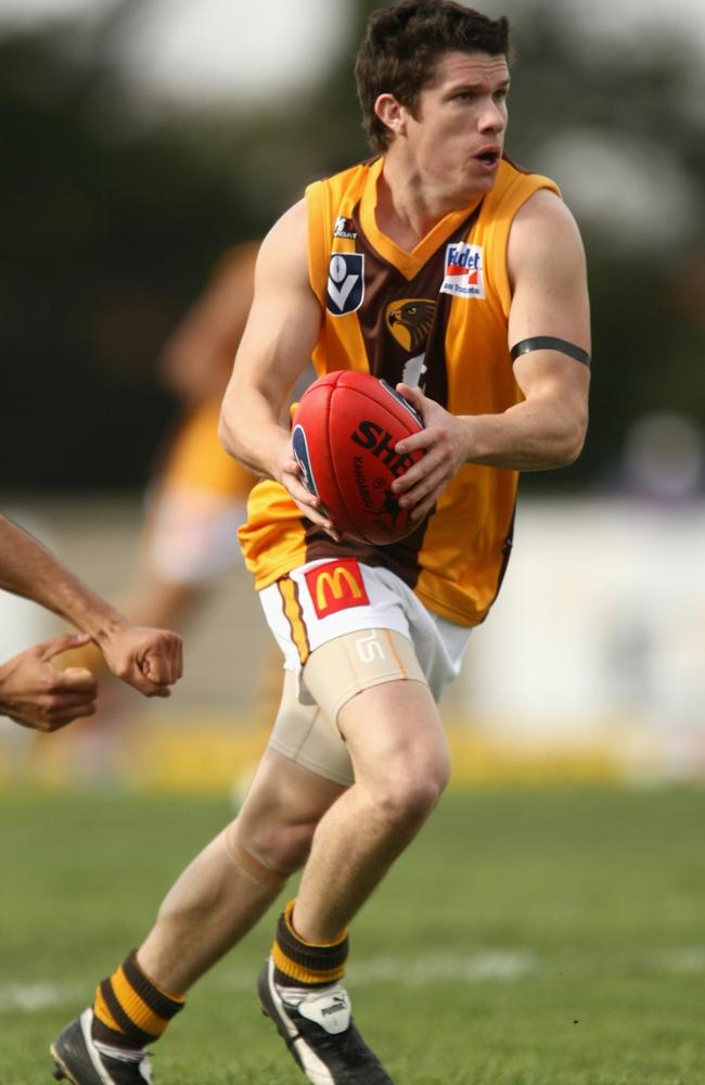 Steve Kenna on the move for Box Hill Hawks in 2008.