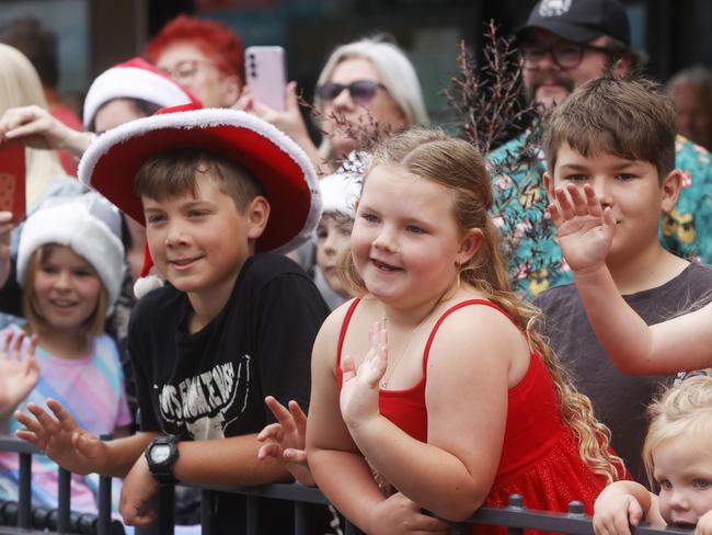 Children watching the pageant. Hobart Christmas Pageant 2024. Picture: Nikki Davis-Jones