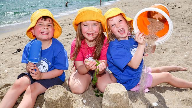 MELBOURNE, AUSTRALIA - NOVEMBER 6 2024Jack, Harriet and Margot have fun at beach kinder at Hampton Beach Picture: Brendan Beckett