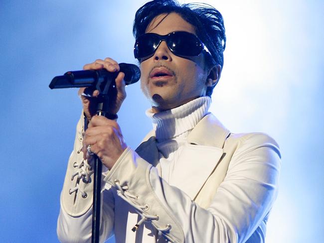 Video: Prince visits doctor’s office a day before he died | news.com.au ...