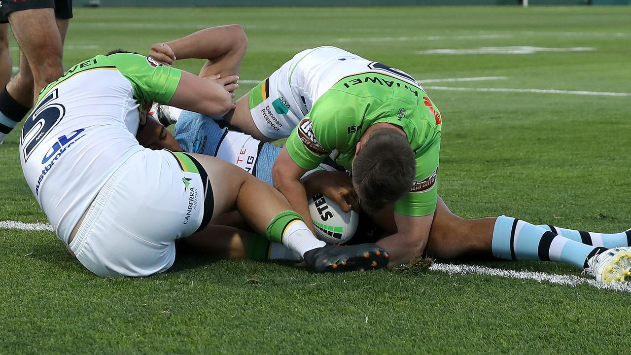 Ronaldo Mulitalo was awarded a try despite no clear grounding.