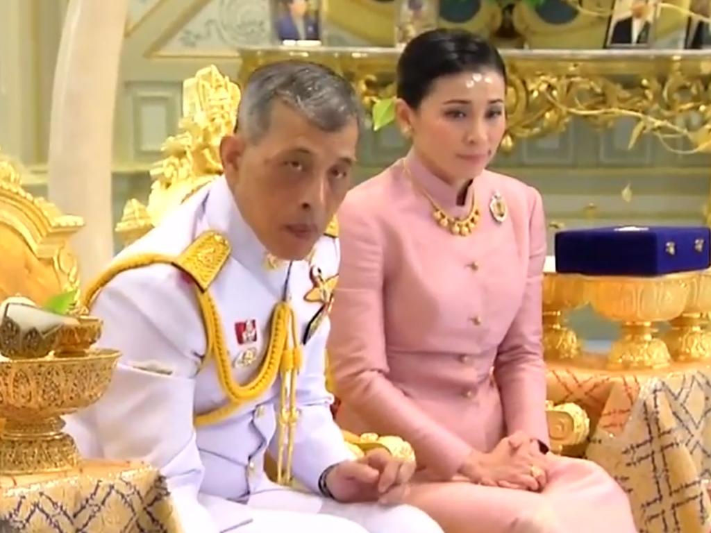 Sineenat Is Missing Thai Kings Sacked Concubine Vanishes Daily 