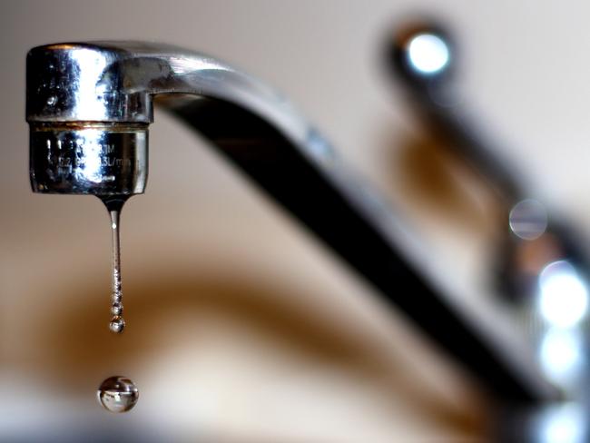 A new official guide advises consumers to not use hot tap water for drinking or cooking, and to flush cold-water taps in the morning.