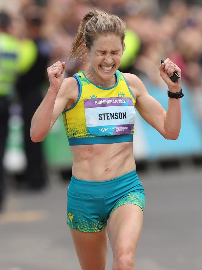 Jessica Stenson of Team Australia celebrates winning Gold in the Women's Marathon on day two of the Birmingham 2022 Commonwealth Games. Picture: Mark Kolbe/Getty Images