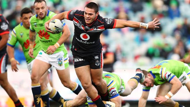 Tuimoala Lolohea’s ambition to play five-eight could push him to the Dragons