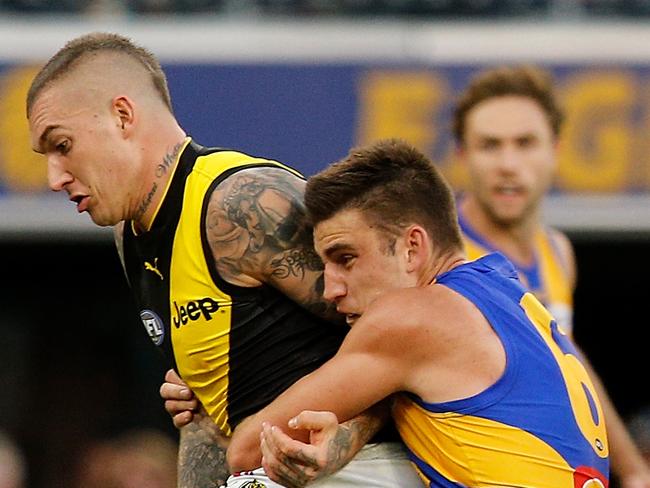 PERTH, AUSTRALIA - MAY 20: Elliot Yeo of the Eagles tackles Dustin Martin of the Tigers during the round nine AFL match between the West Coast Eagles and the Richmond Tigers at Optus Stadium on May 20, 2018 in Perth, Australia.  (Photo by Paul Kane/Getty Images)