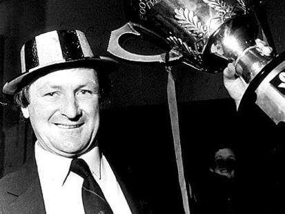 Kevin Sheedy with the 1984 premiership cup.