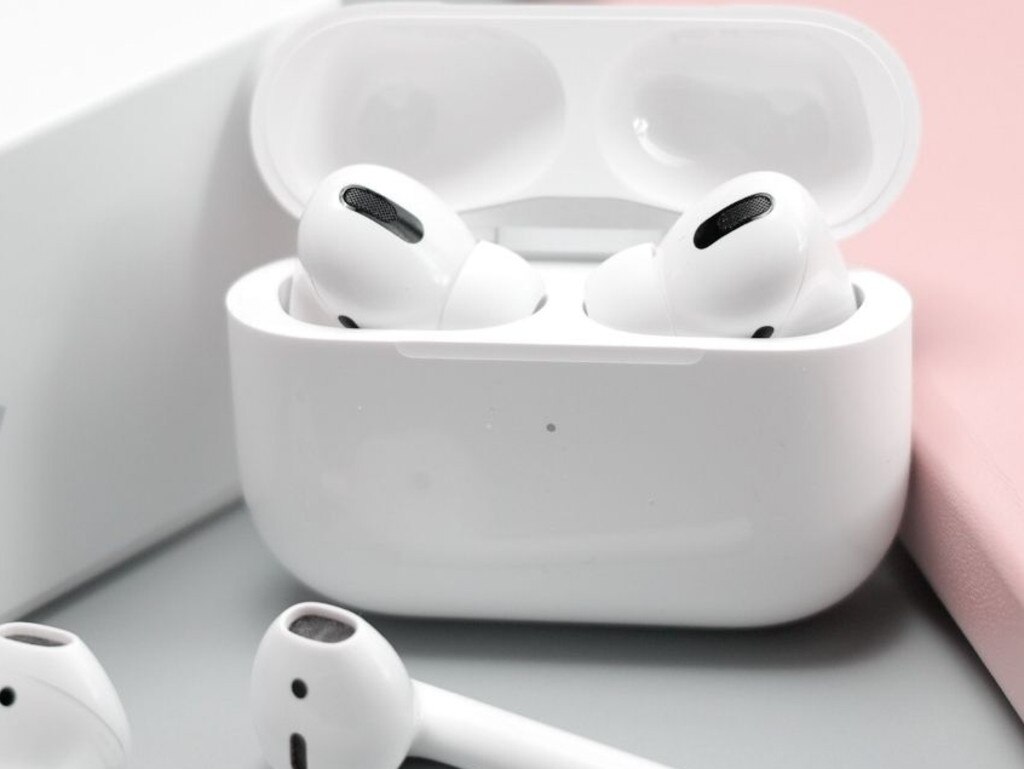 Here are some great deals on Apple Airpods.