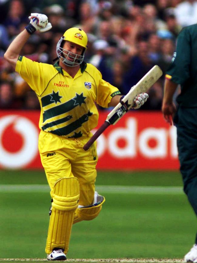 The Iceman Steve Waugh celebrates his unbeaten 120. Picture: Getty