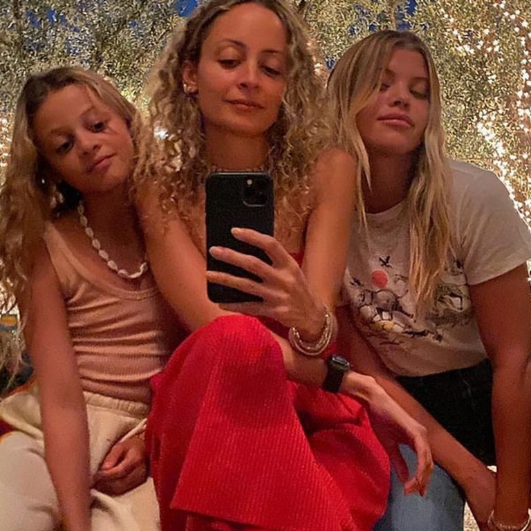 Nicole Richie poses with daughter Harlow Madden and sister Sofia Richie