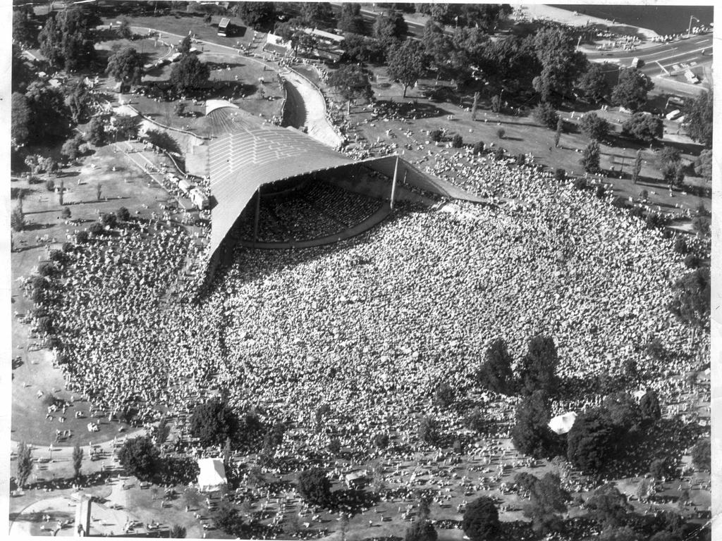 March 1967. Crowds at the Sidney Myer Music Bowl to watch Music For the People concert, staring The Seekers.