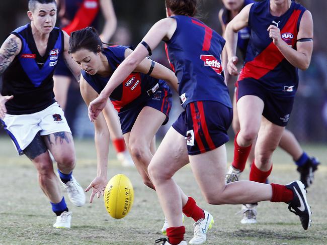 Stephanie Chiocci does battle with Melbourne University Picture: Paul Loughnan