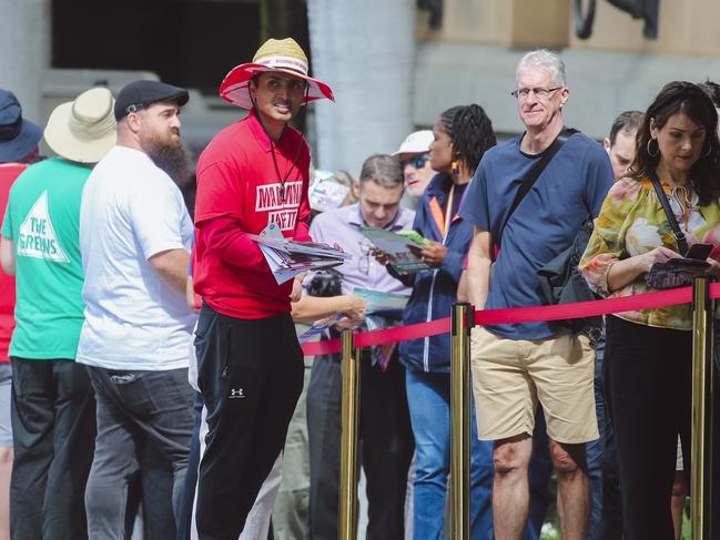 BRISBANE, AUSTRALIA. NewsWire Photos. APRIL 24 , 2025.  Pre-polling opens at Town Hall  in Brisbane .Picture: NewsWire/ Glenn Campbel