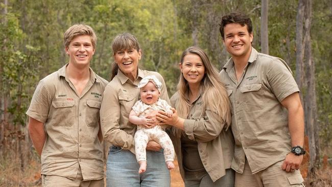 Robert Irwin, Terri Irwin with Chandler Powell and Bindi Irwin with daughter Grace.