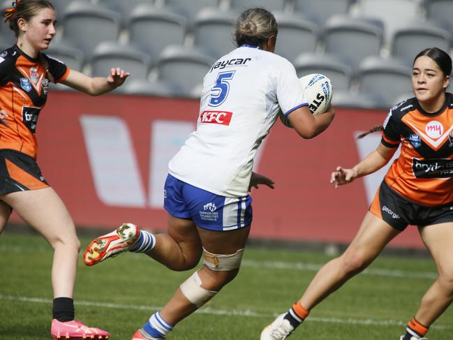 Asha Taumoepeau-Williams scored four tries for Canterbury. Picture: Warren Gannon Photography