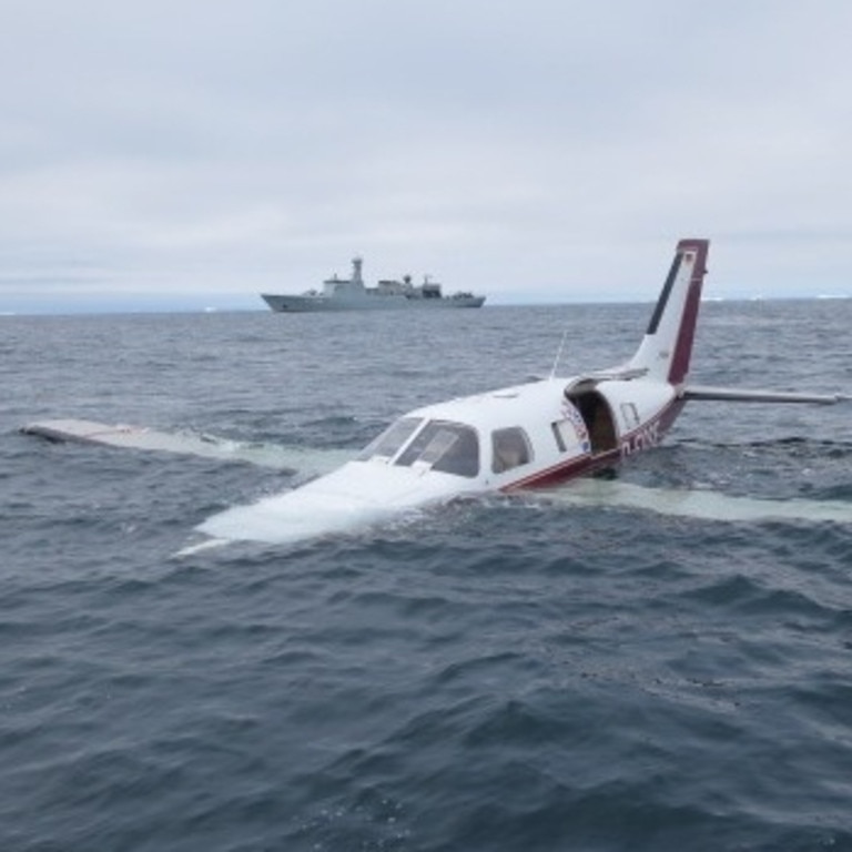 Pilots crash-land into chilly ocean surrounded by icebergs, but miraculously survive. Picture Jam Press