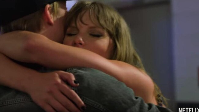 A rare PDA between Swift and Alwyn in her Netflix documentary.