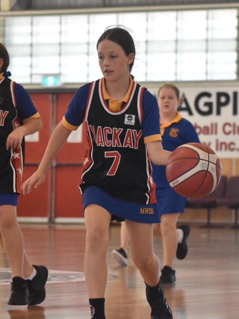 Mia Rovelli playing basketball at the Primary School Gala Day, August 9, 2021. Picture: Matthew Forrest