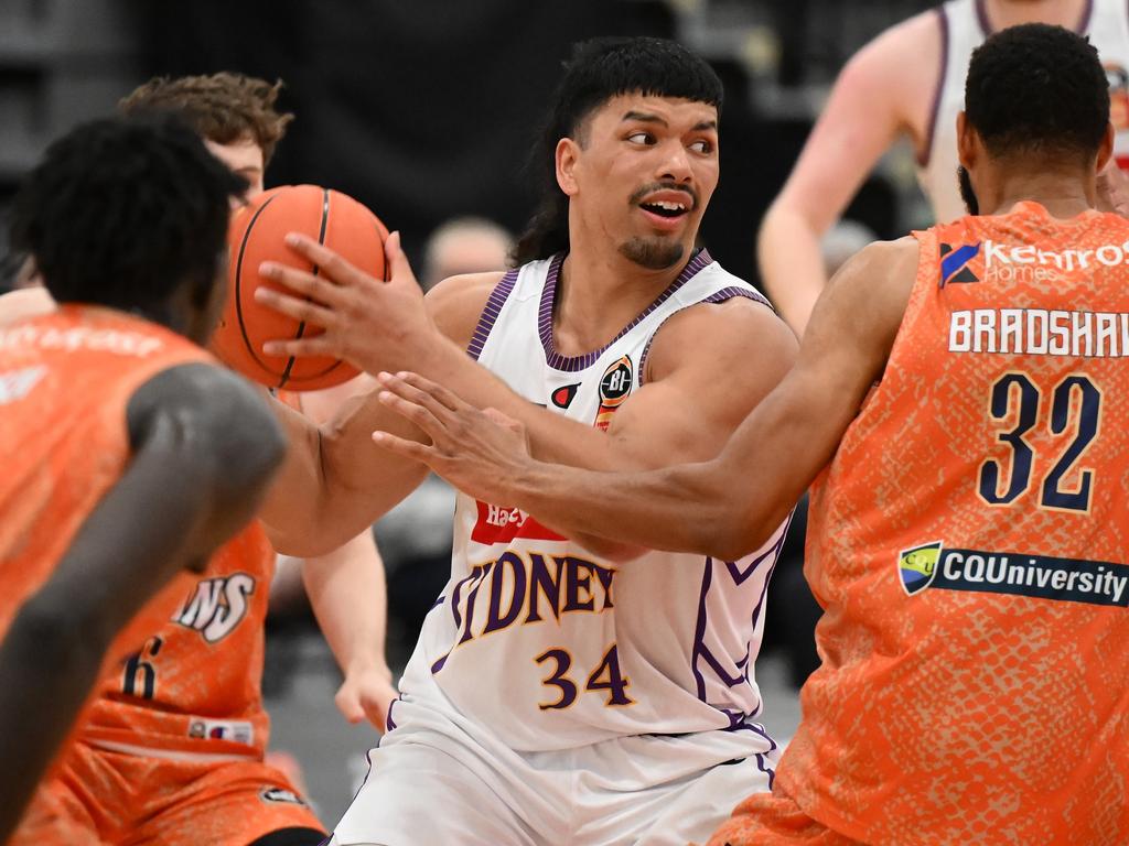 Keli Leaupepe of the Kings handles the ball. Picture: Matt Roberts/Getty Images