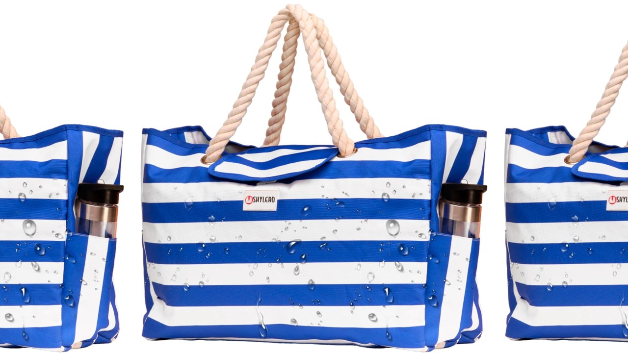 SHYLERO XXL Beach Bag. Picture: Amazon Australia.