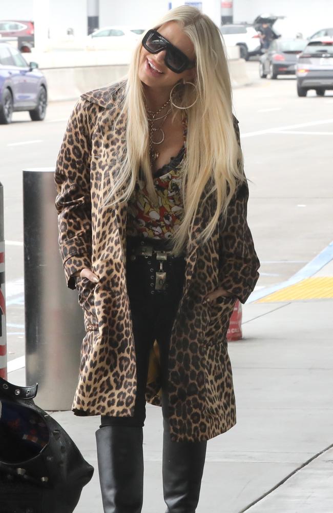 Jessica Simpson spotted not wearing a wedding ring as sge was seeb arriving for a flight at LAX. Picture: LionsShareNews/Backgrid