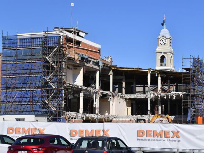 Demolition of the Fraser Coast Regional Council admin building in Maryborough. Photo: Alistair Brightman