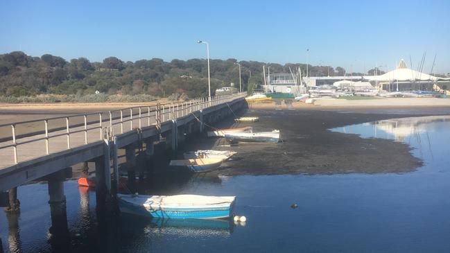 Hampton Pier with boats moored.