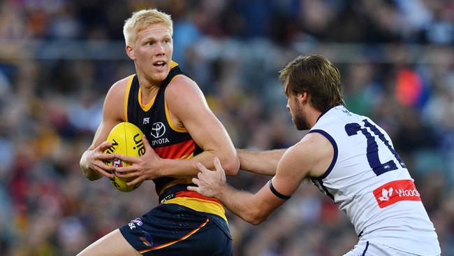 Elliot Himmelberg in action against Fremantle. Picture: AAP Image/David Mariuz