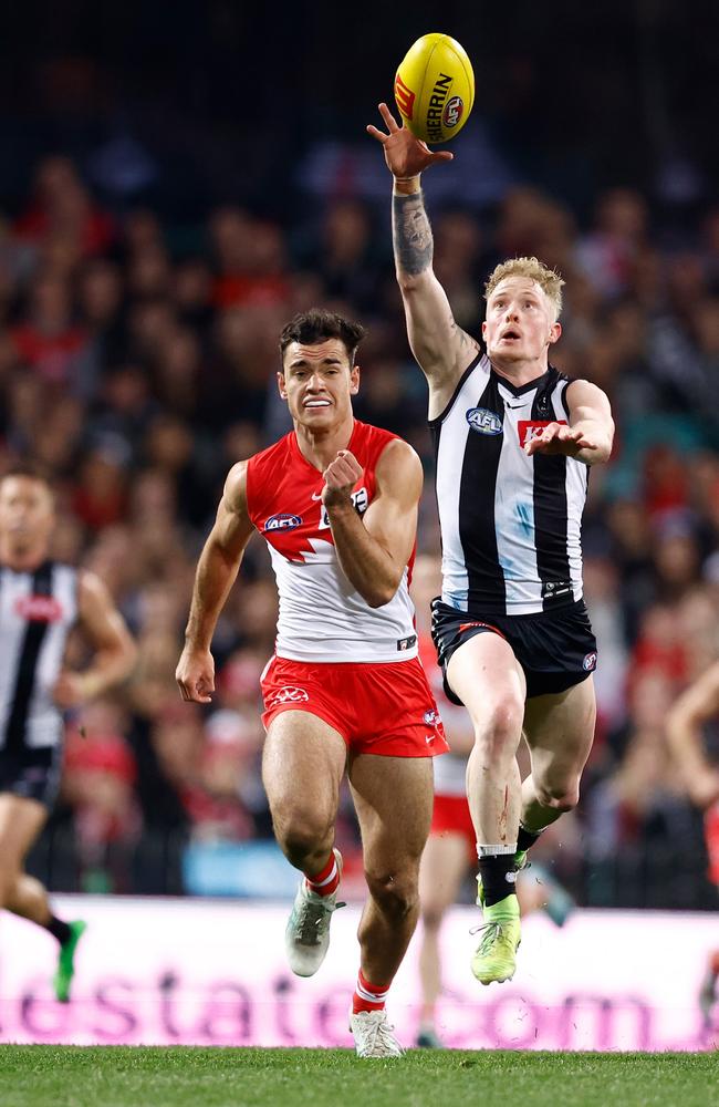 John Noble collects the ball in late 2024. Picture: Michael Willson/AFL Photos via Getty Images.