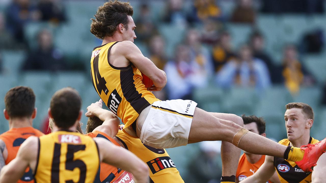 Jack Scrimshaw takes a super mark against the Giants. Picture: Getty Images