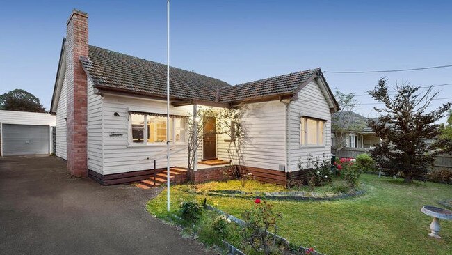 7 Campbell St, Heathmont, has a $1.1m-$1.2m price guide, slightly above the suburb’s $1,051,817 median house price. Homes in the area spend a median of 20 days for sale.