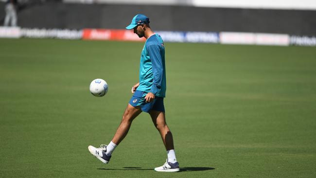 Australia's Ashton Agar attends a practise session at the Vidarbha Cricket Association (VCA) Stadium in Nagpur on February 8, 2023, on the eve of the first Test cricket match between India and Australia. (Photo by INDRANIL MUKHERJEE / AFP) / ----IMAGE RESTRICTED TO EDITORIAL USE – STRICTLY NO COMMERCIAL USE-----