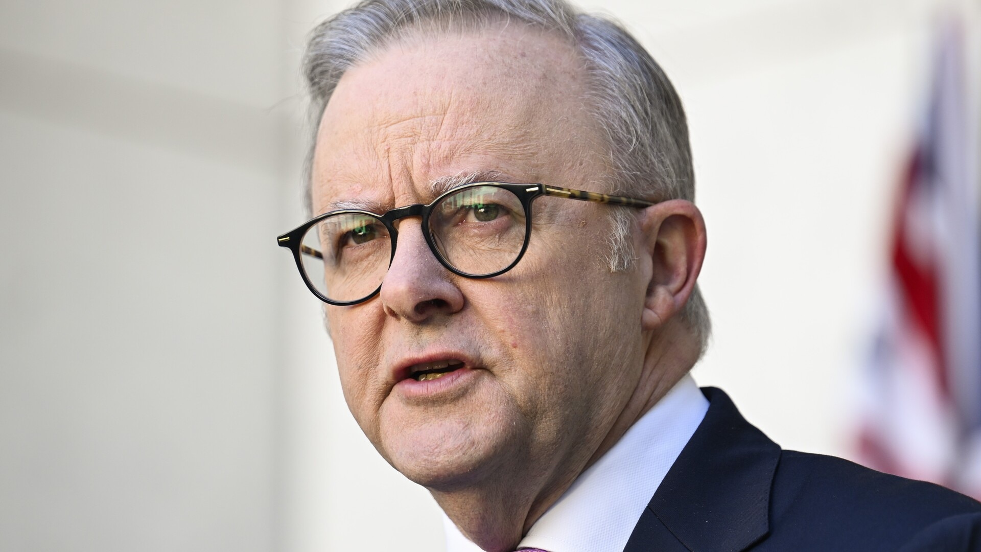 Anthony Albanese welcomes new Labor MPs to Canberra