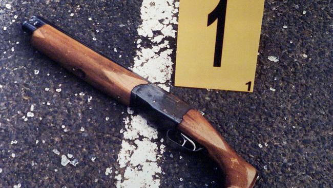 The 12-gauge sawn off shotgun that was used in the execution murders of Jason Moran and Pasquale Barbaro was dumped at the scene.