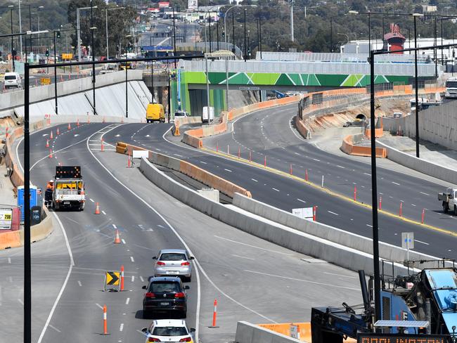 A general view from the bridge at the official opening to traffic of the Darlington roads Project, on Ayliffes Rd  in Darlington, Adelaide. Friday, September 27, 2019.  AAP Image/David Mariuz) NO ARCHIVING.