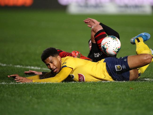 Mariners attacker Sam Silvera falls to the ground in Gosford. Picture: Mark Kolbe/Getty Images