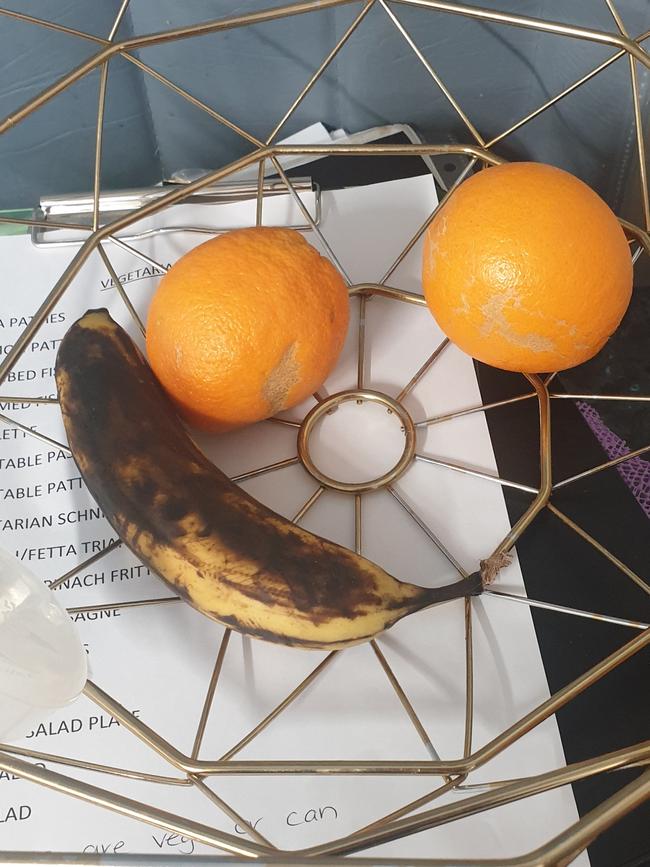 A ‘fresh’ fruit bowl.