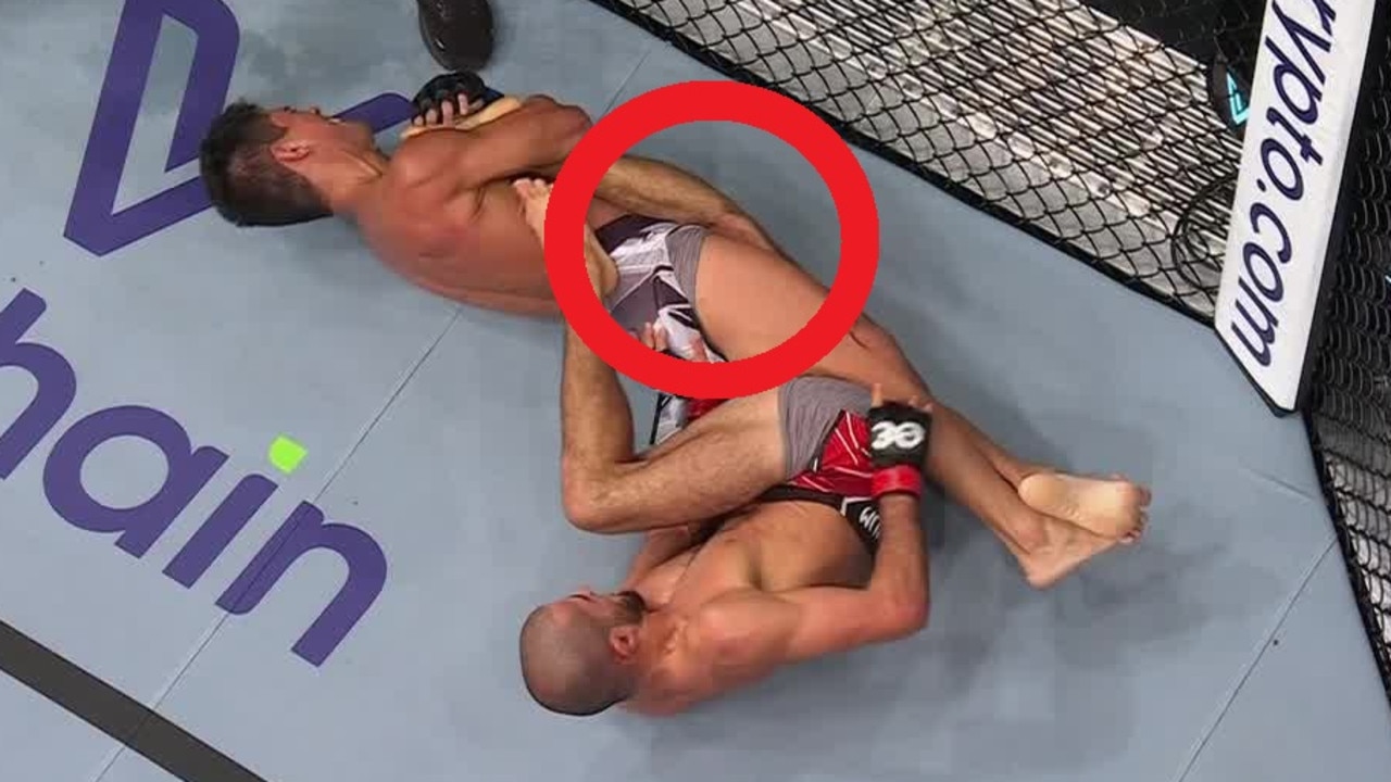 Muhammad Mokaev did not tap. Photo: Twitter, via UFC.