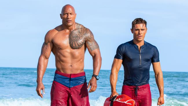 Dwayne Johnson and Zac Efron in Baywatch.