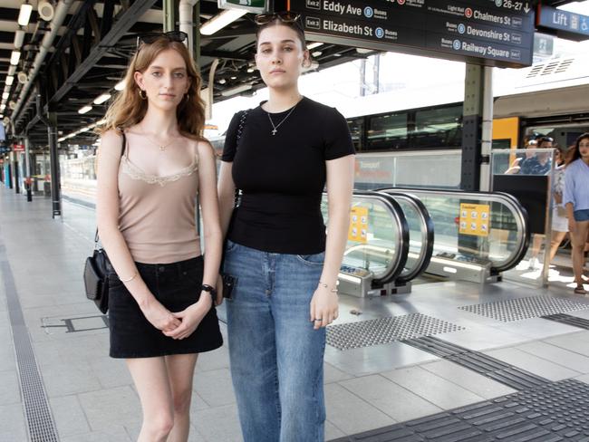 Sierra Humble and Luciana Andrijic waiting for a train at Central Station, Sydney. Photographer: Ted Lamb