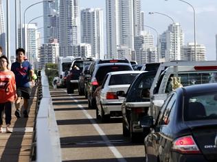  Congested traffic around Southport-Main Beach. Sundale Bridge and Gold Coast Highway. 