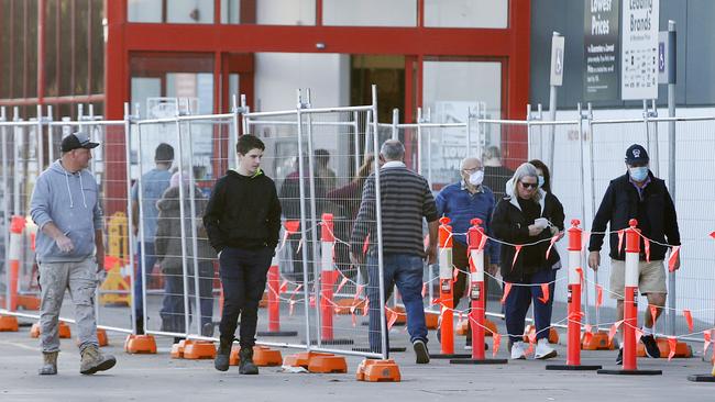 Melbourne shoppers queue for Bunnings at the weekend, before the new Stage Four restrictions were announced. Picture: Alan Barber.