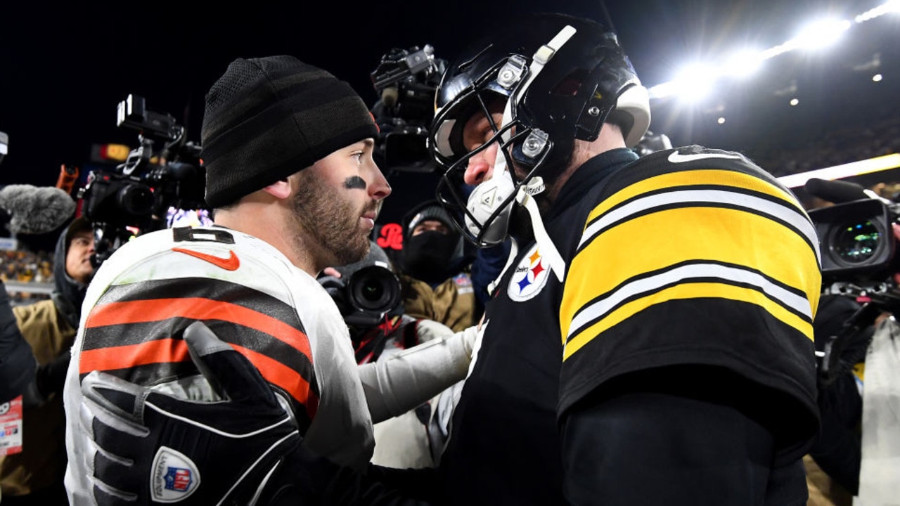 PITTSBURGH, PENNSYLVANIA - JANUARY 03: Ben Roethlisberger #7 of the Pittsburgh Steelers talks with Baker Mayfield #6 of the Cleveland Browns after the game at Heinz Field on January 03, 2022 in Pittsburgh, Pennsylvania. The Steelers won 26-14. (Photo by Joe Sargent/Getty Images)