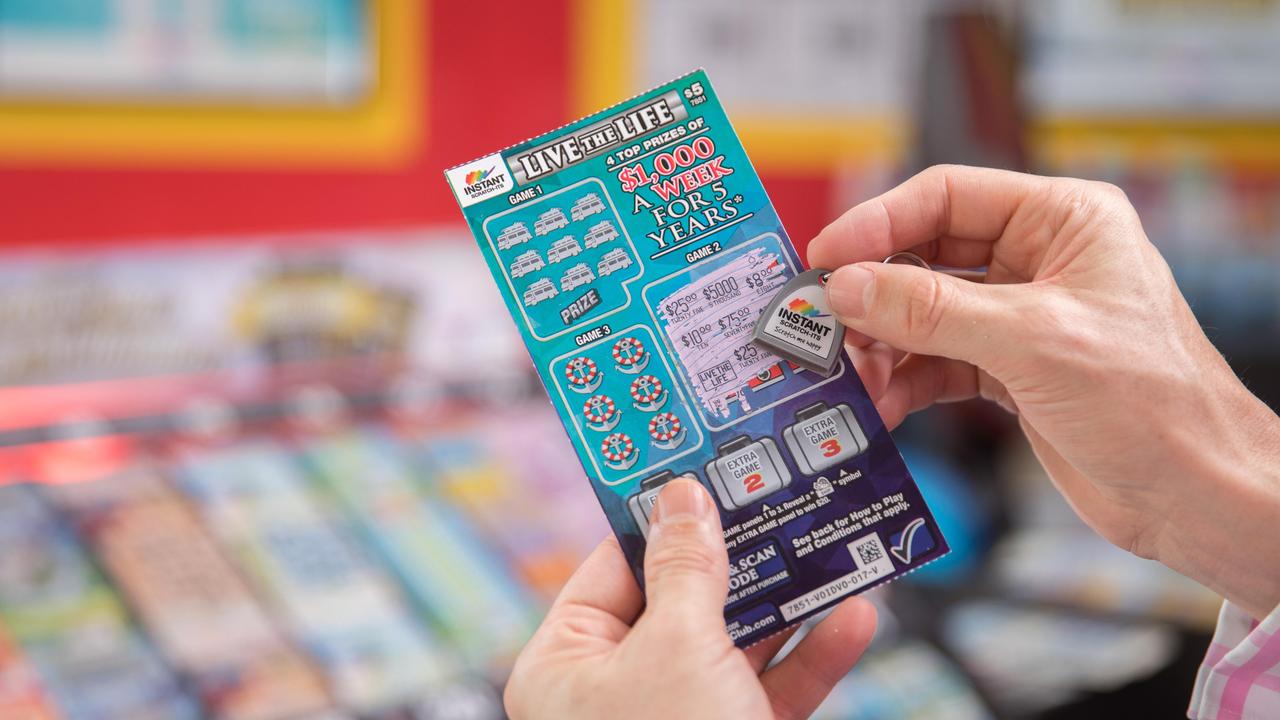 A Warwick shopper has won the $100,000 top prize on an Instant Scratch-It.