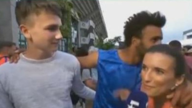 Maxime Hamou kisses reporter Maly Thomas of Eurosport live on air. Picture: Eurosport