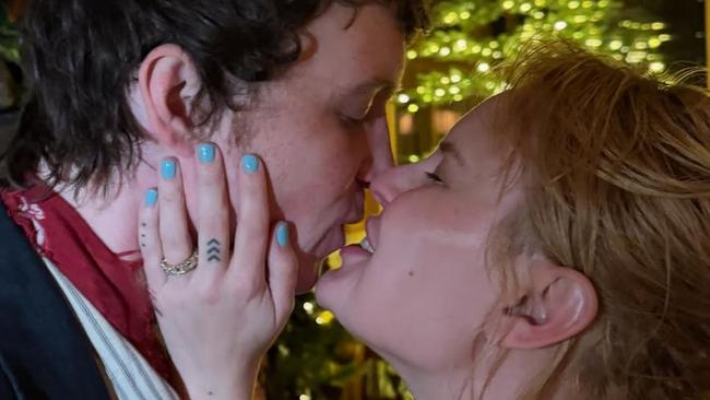 Tallulah Willis announces engagement